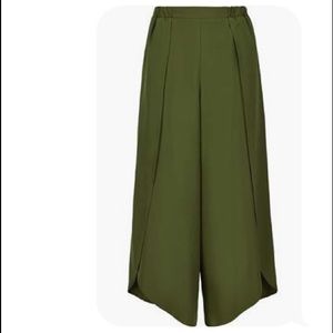 Wide leg Crop Sojourn Pant